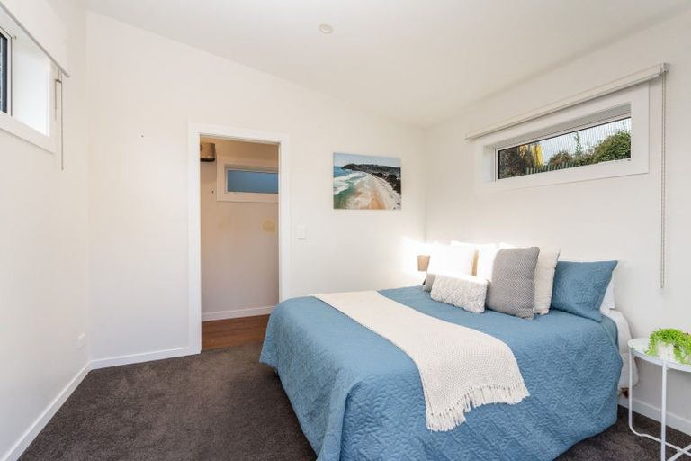 Photo of property in 84 Hazelhurst Pass, Caversham, Dunedin, 9012