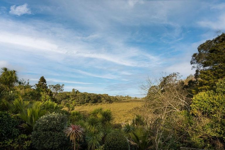 Photo of property in 1/23 Lake Road, Northcote, Auckland, 0627