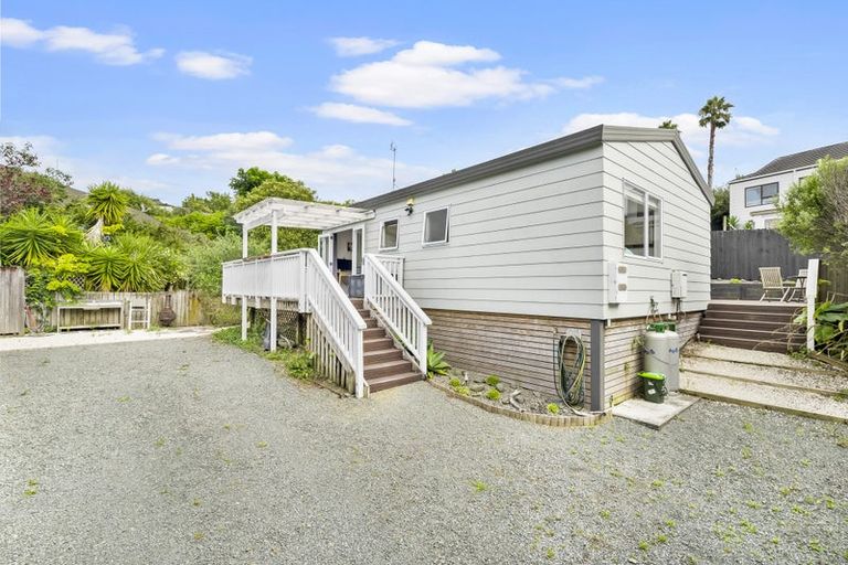 Photo of property in 2/4 Kenneth Hopper Place, Manly, Whangaparaoa, 0930