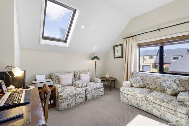 Photo of property in 19 Futuna Close, Karori, Wellington, 6012