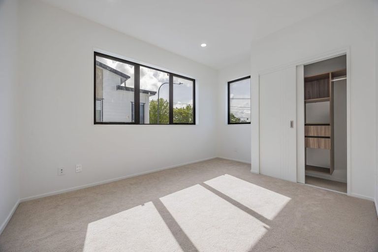 Photo of property in 1a Edward Avenue, Orewa, 0931