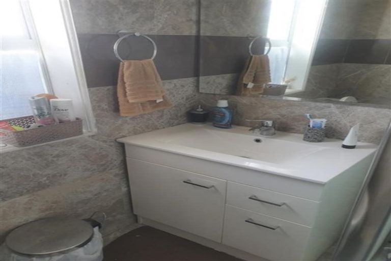 Photo of property in 47b Churchill Avenue, Manurewa, Auckland, 2102