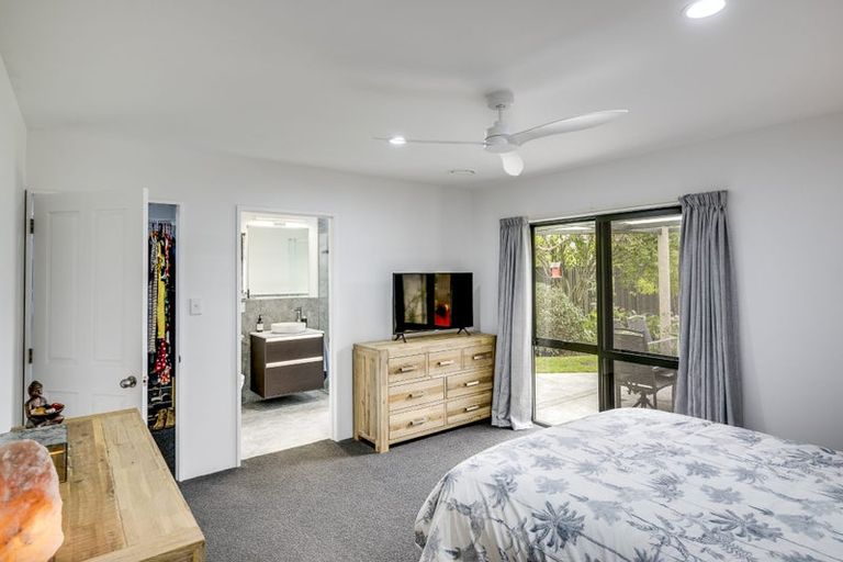 Photo of property in 37 Pukekura Place, Taradale, Napier, 4112