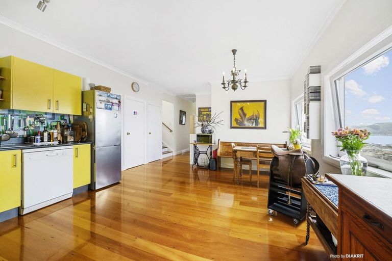Photo of property in 416 Queens Drive, Lyall Bay, Wellington, 6022
