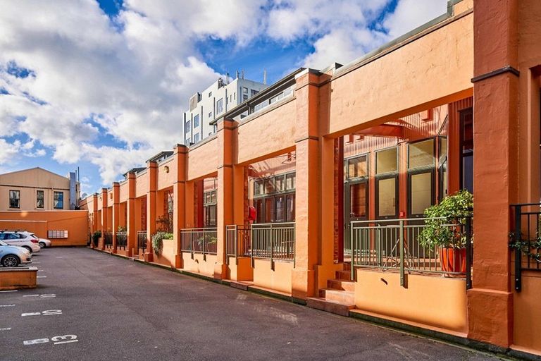 Photo of property in Courtenay Mews Apartments, 19/14u Alpha Street, Te Aro, Wellington, 6011