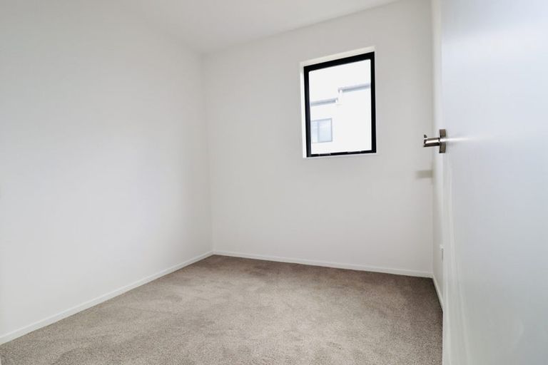 Photo of property in 3 Heketara Place, Papakura, 2110