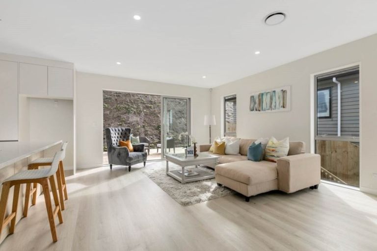 Photo of property in 98 Godfrey Drive, Orewa, 0931