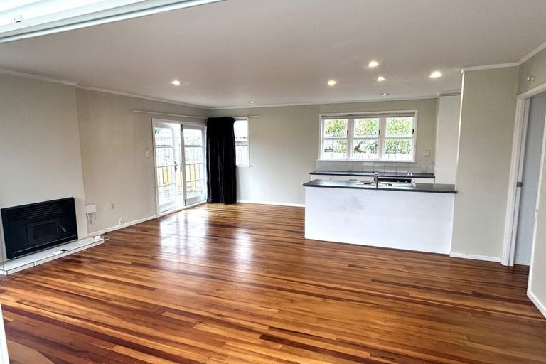 Photo of property in 4 Utauta Street, Waikanae, 5036