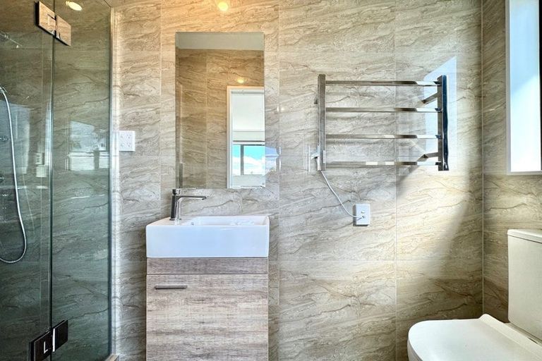 Photo of property in 50e Greenmeadows Avenue, Manurewa East, Auckland, 2102