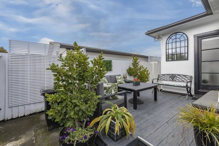 Photo of property in 102a West Belt, Rangiora, 7400