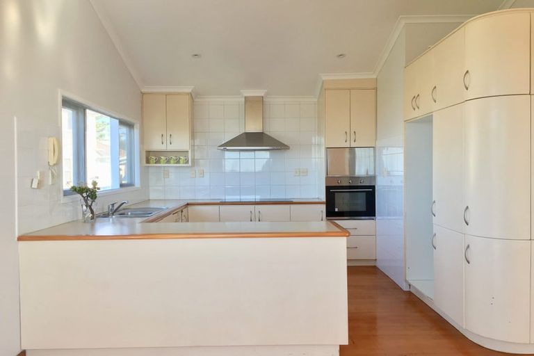 Photo of property in 109 Sylvan Avenue, Northcote, Auckland, 0627