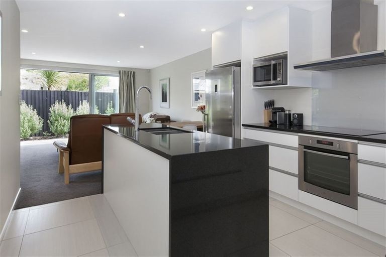 Photo of property in 3/24 Eversleigh Street, St Albans, Christchurch, 8014