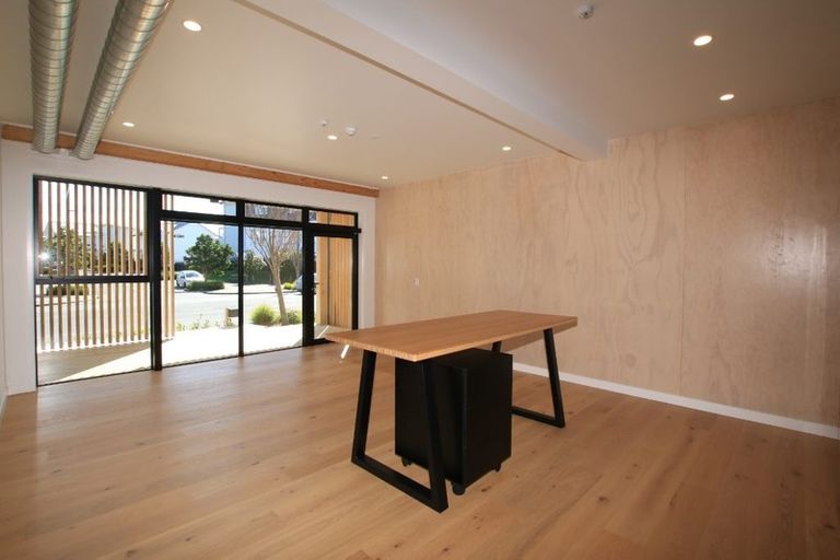 Photo of property in 1/167 Hobsonville Point Road, Hobsonville, Auckland, 0616