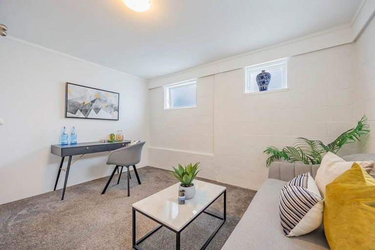 Photo of property in 23 Korotaha Terrace, Rothesay Bay, Auckland, 0630