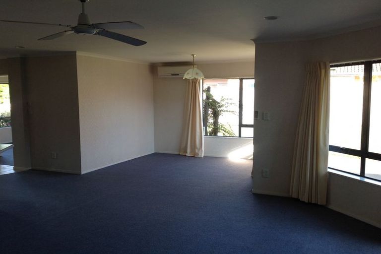 Photo of property in 73 Santa Monica Drive, Papamoa Beach, Papamoa, 3118