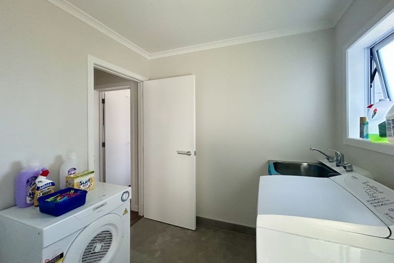 Photo of property in 2/38 Tramway Road, Beach Haven, Auckland, 0626