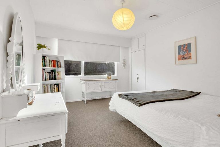 Photo of property in 2 Ashford Place, Havelock North, 4130