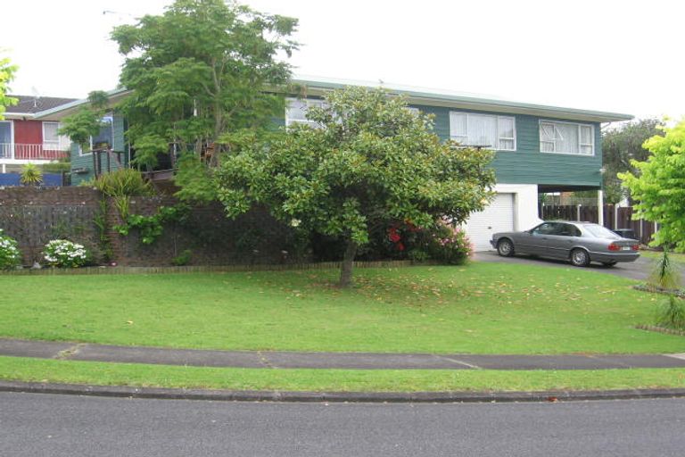 Photo of property in 3 Leewood Place, Pakuranga Heights, Auckland, 2010
