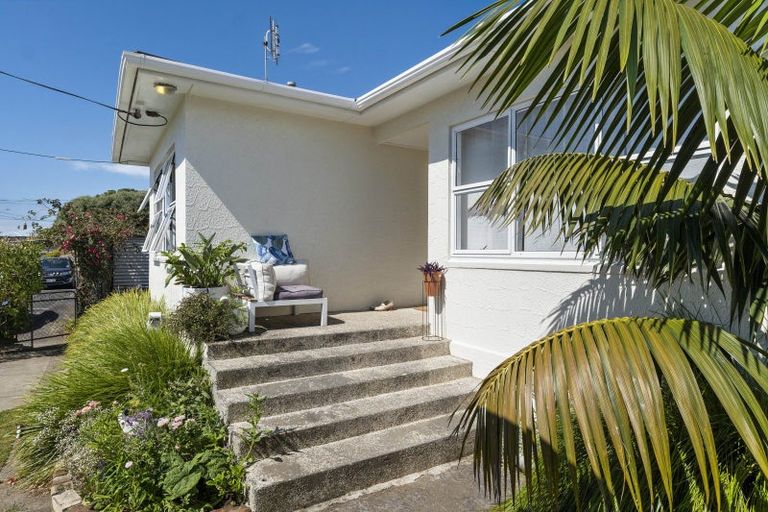 Photo of property in 16 Rosendale Avenue, Spotswood, New Plymouth, 4310
