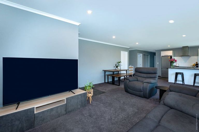 Photo of property in 18 Northmoor Boulevard, Rolleston, 7615