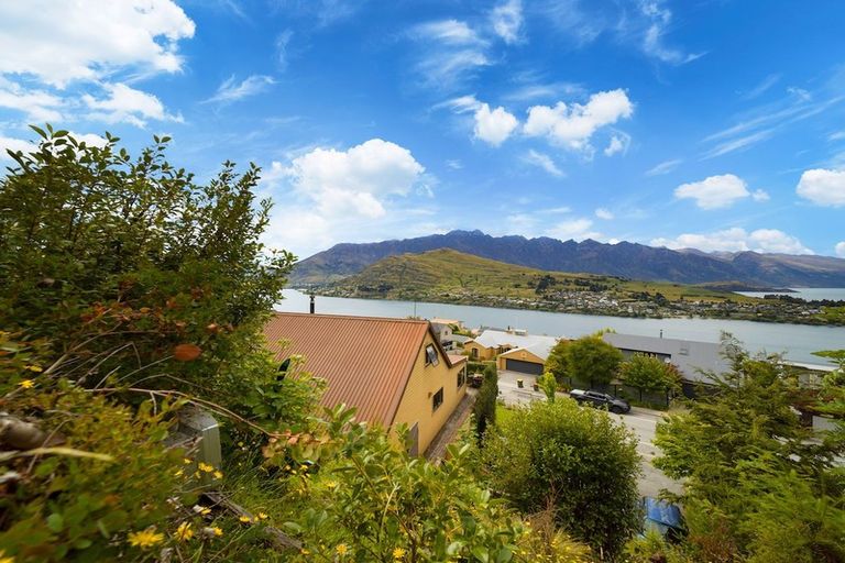 Photo of property in 79 Hensman Road, Queenstown, 9300