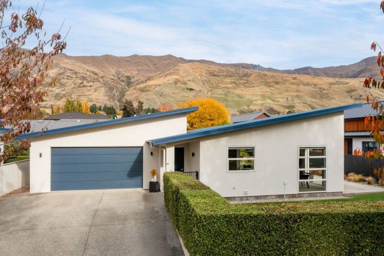 Photo of property in 10 Kelliher Drive, Wanaka, 9305