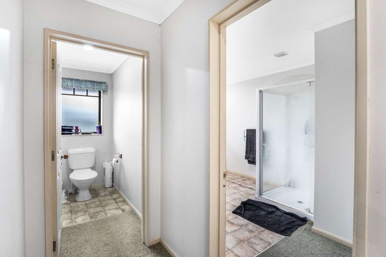 Photo of property in 30 Strachan Way, Highbury, Palmerston North, 4412