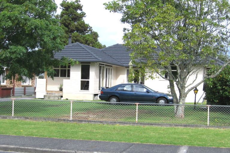 Photo of property in 22 Moor Avenue, Te Atatu Peninsula, Auckland, 0610