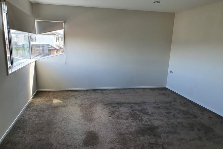 Photo of property in 65 Kirikiri Drive, Papakura, 2110