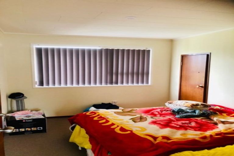 Photo of property in 1 Ferndown Avenue, Papatoetoe, Auckland, 2025