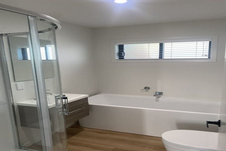 Photo of property in 6c Grays Road, Plimmerton, Porirua, 5026