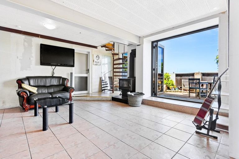 Photo of property in 22 Redwood Drive, Massey, Auckland, 0614