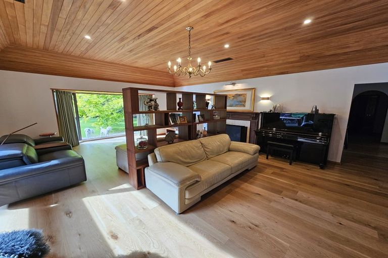 Photo of property in 18 Kaipara Road, Papakura, 2582