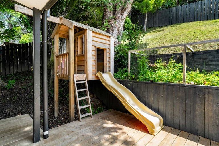 Photo of property in 111 Waireka Place, Whangamata, 3620