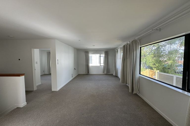 Photo of property in 70 Glendale Road, Glen Eden, Auckland, 0602