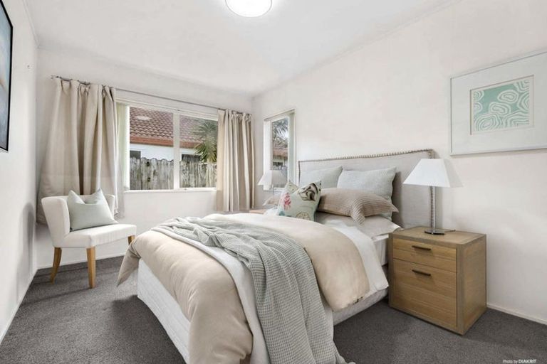 Photo of property in 1/11 Keswick Close, Northpark, Auckland, 2013