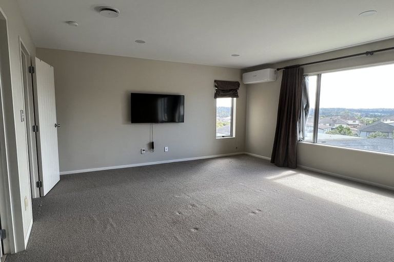 Photo of property in 36 Bur Oak Terrace, Schnapper Rock, Auckland, 0632