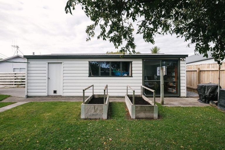 Photo of property in 38 Peppertree Glade, Kelvin Grove, Palmerston North, 4414