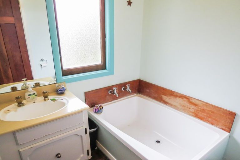 Photo of property in 24 Rainforth Street, Roslyn, Palmerston North, 4414