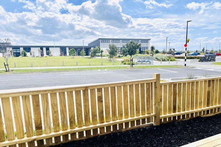 Photo of property in 20 Rorotu Avenue, Karaka, 2113