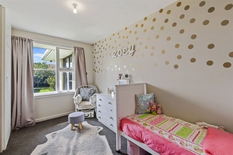 Photo of property in 55 Oriana Crescent, Hornby, Christchurch, 8042