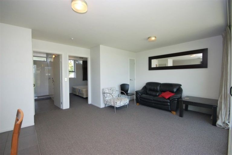 Photo of property in 300 Lake Terrace, Two Mile Bay, Taupo, 3330