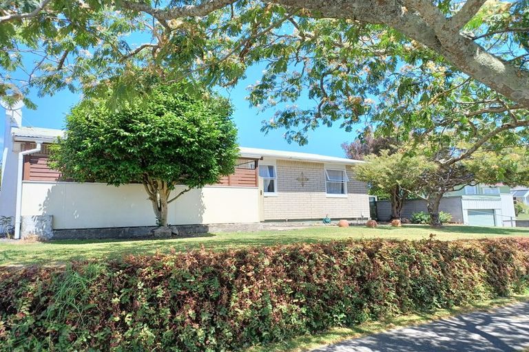 Photo of property in 22 Lee Street, Te Puke, 3119