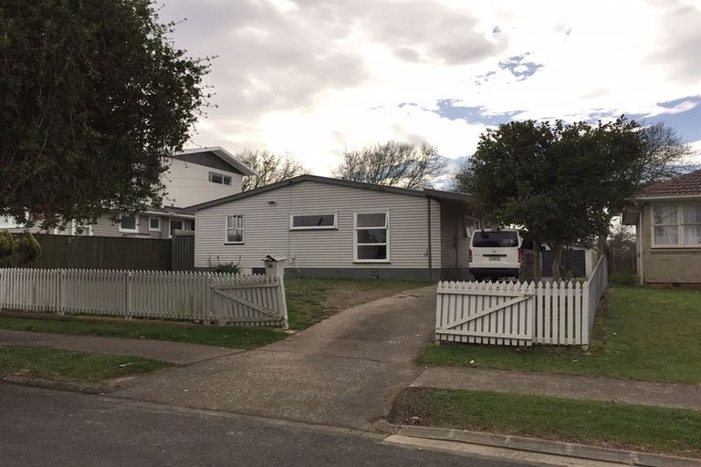 Photo of property in 15 Kohinoor Avenue, Mangere, Auckland, 2022