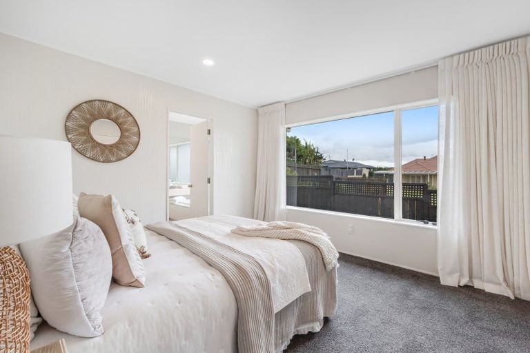 Photo of property in 9 Kentia Way, Somerville, Auckland, 2014