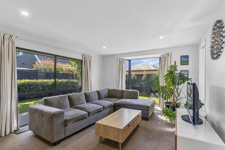Photo of property in 2/119 Withells Road, Avonhead, Christchurch, 8042