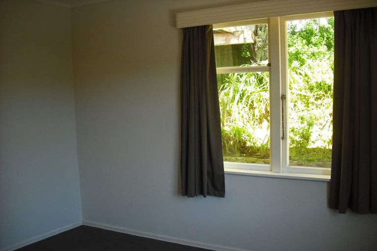 Photo of property in 19a Huntingdon Street, Northland, Wellington, 6012