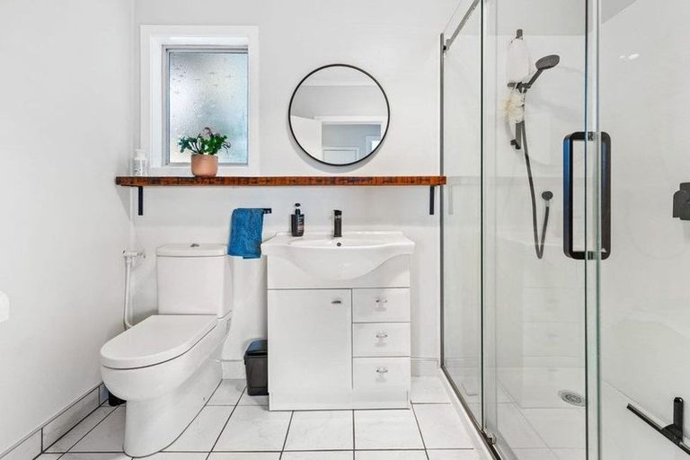 Photo of property in 13 Mcclintock Road, Massey, Auckland, 0614