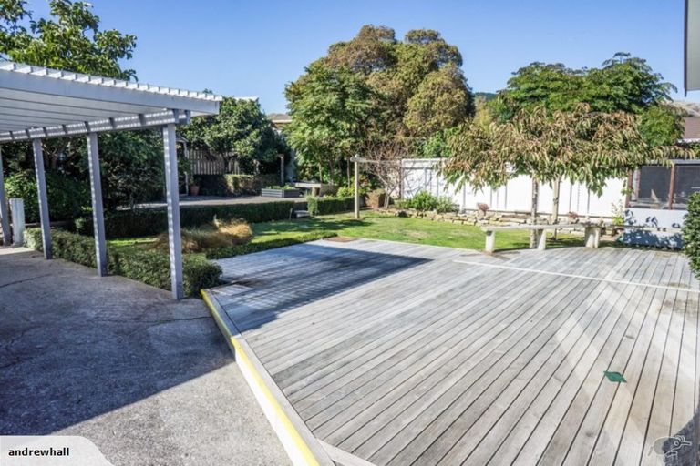 Photo of property in 7 Leybourne Avenue, Waikanae, 5036