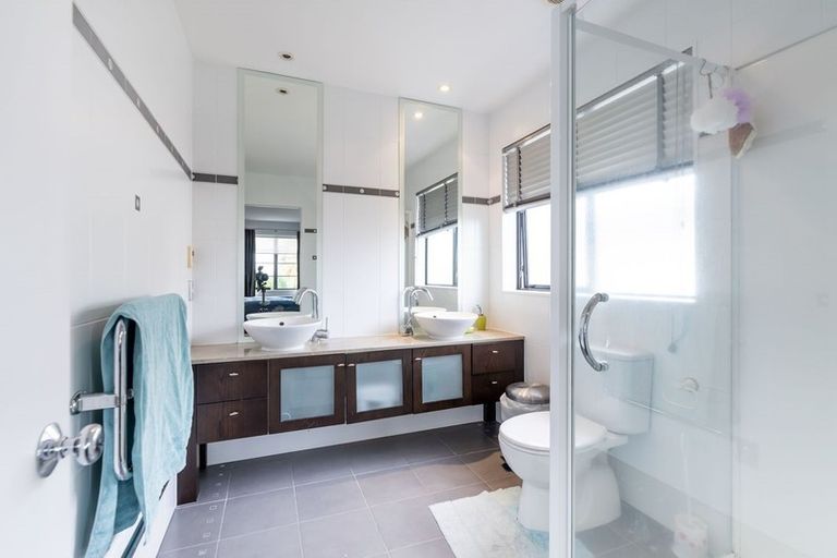 Photo of property in 117 Gracechurch Drive, Flat Bush, Auckland, 2016
